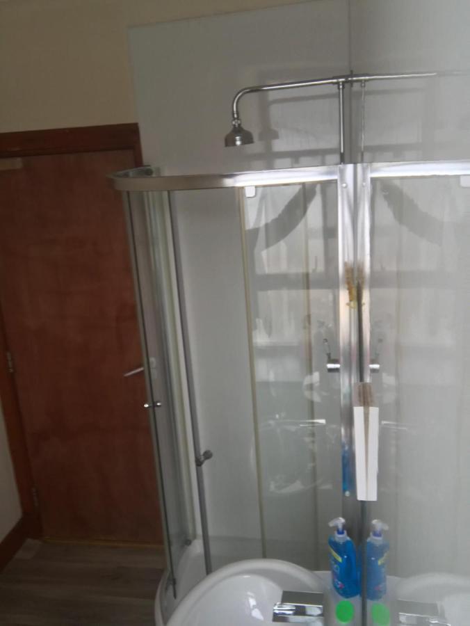 Prime Location Rooms In High Street 威廉堡 外观 照片