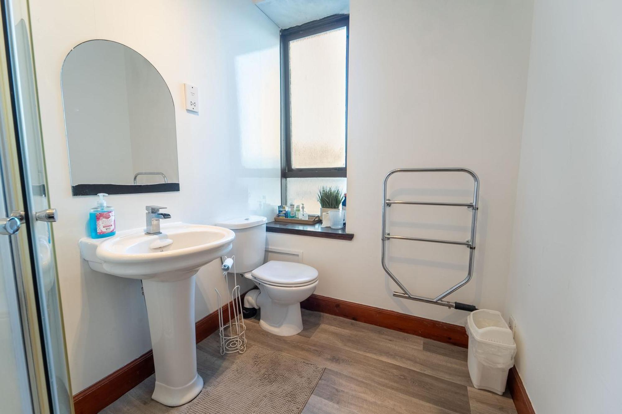 Prime Location Rooms In High Street 威廉堡 外观 照片