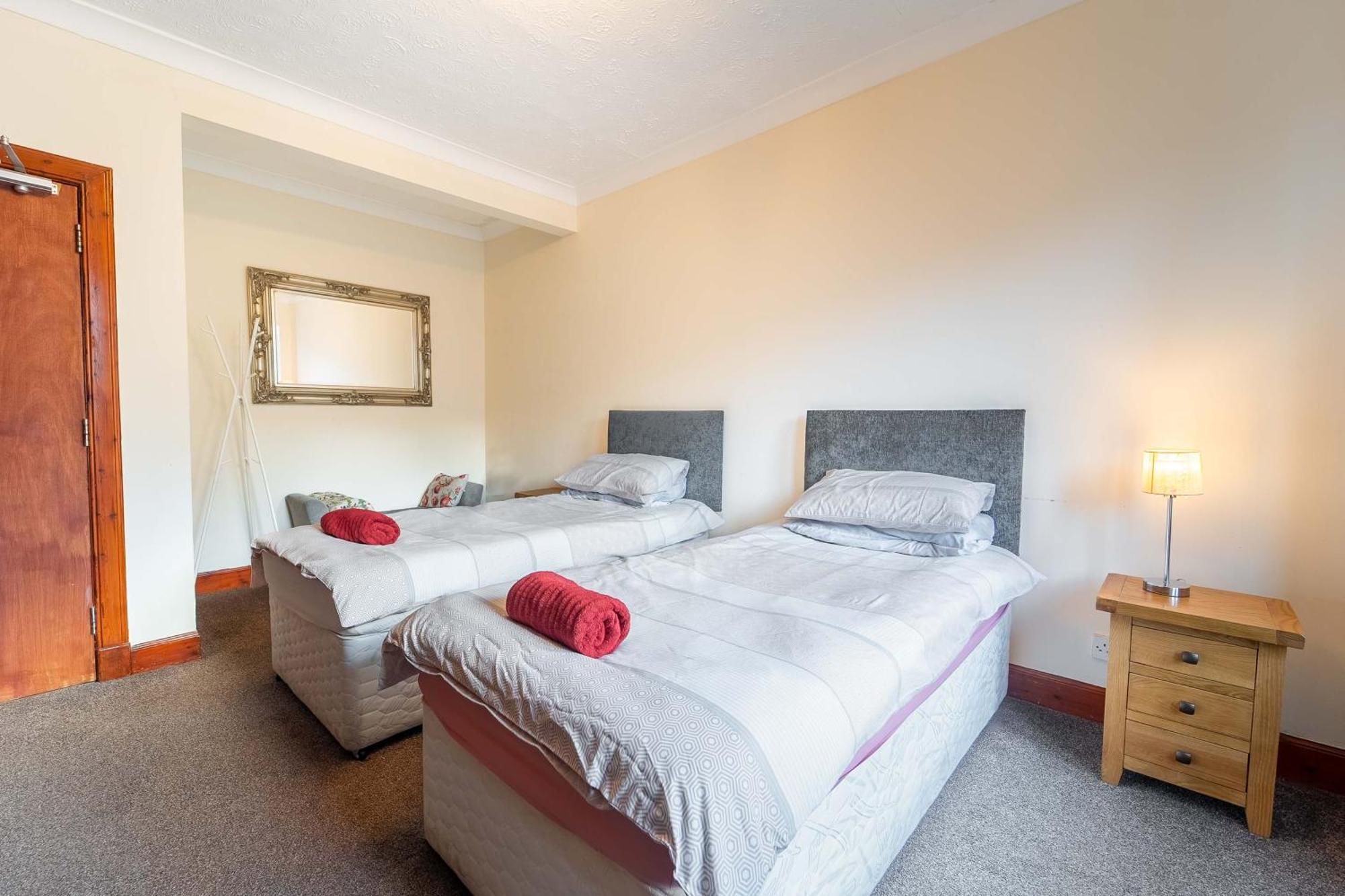 Prime Location Rooms In High Street 威廉堡 外观 照片